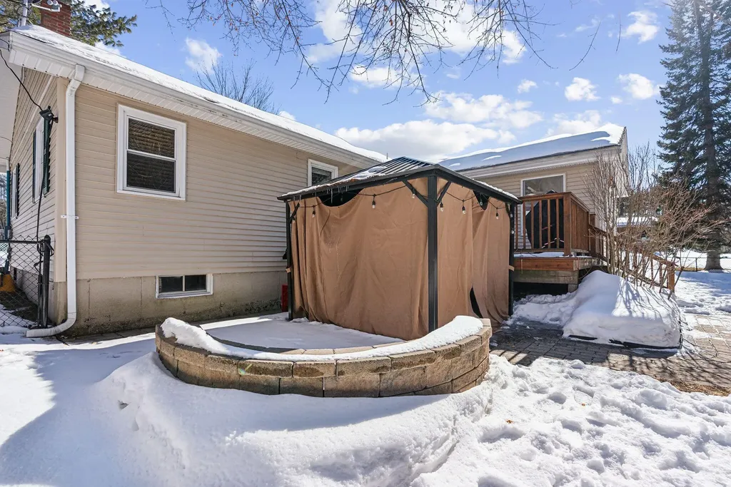 376 Pond Road Lewiston ME 04240