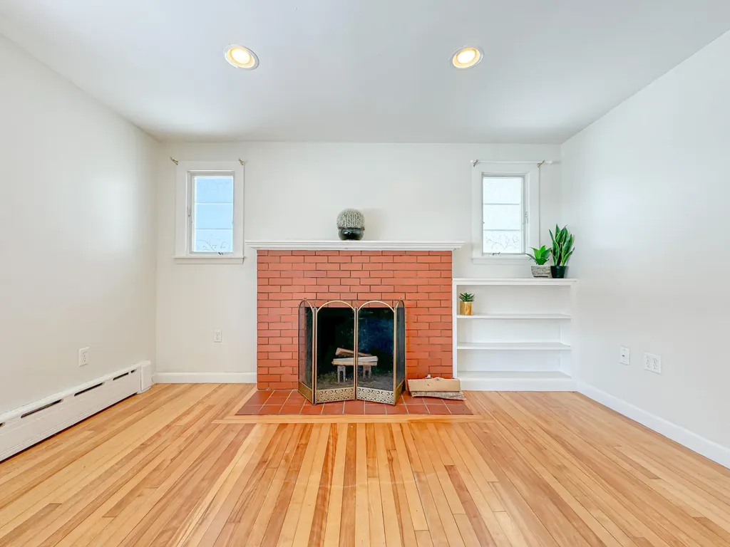 10 Avenue Two Scarborough ME 04074