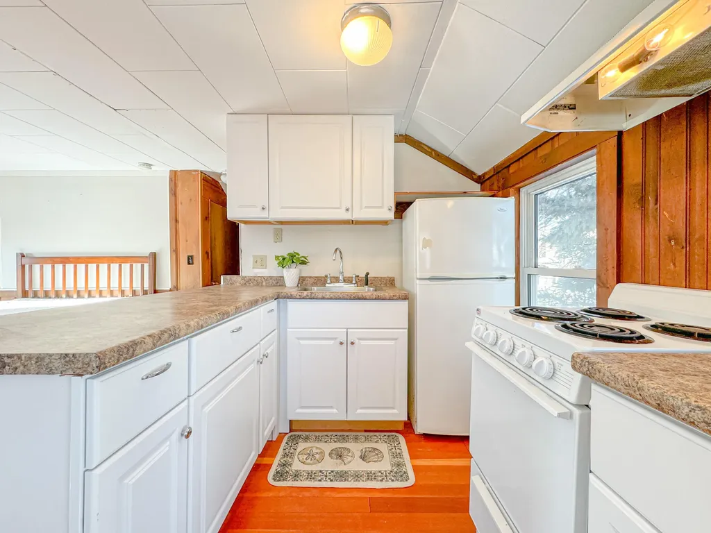 10 Avenue Two Scarborough ME 04074