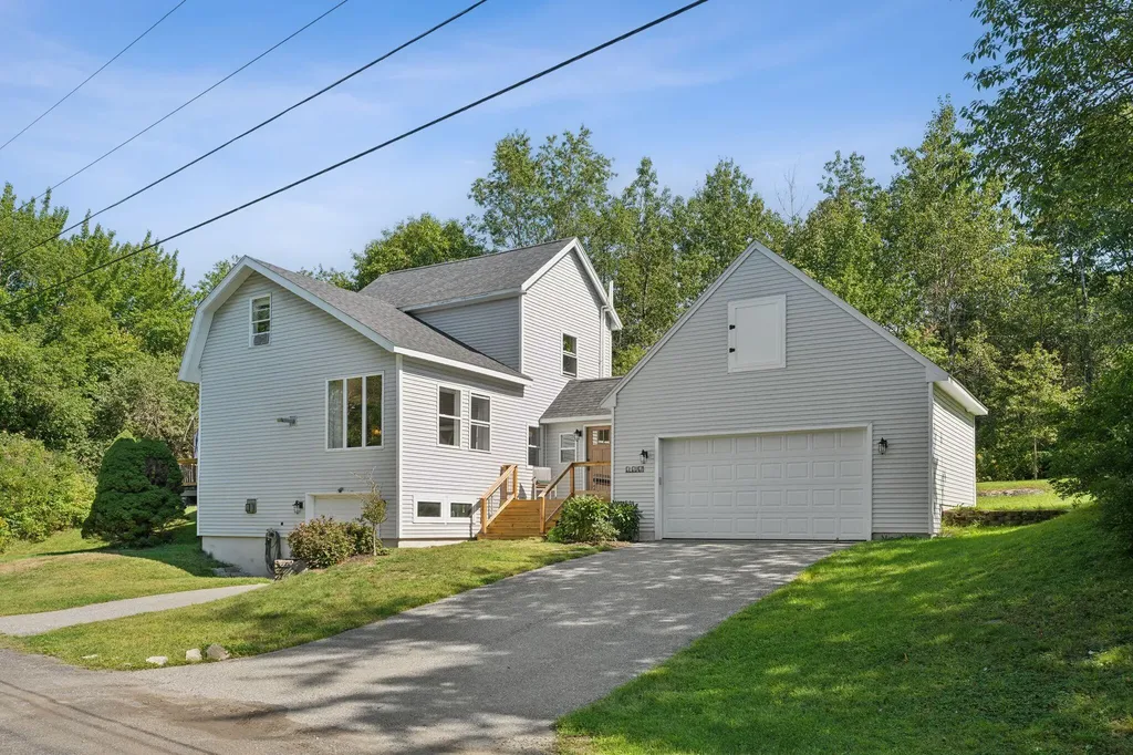 11 Summer Street South Thomaston ME 04858