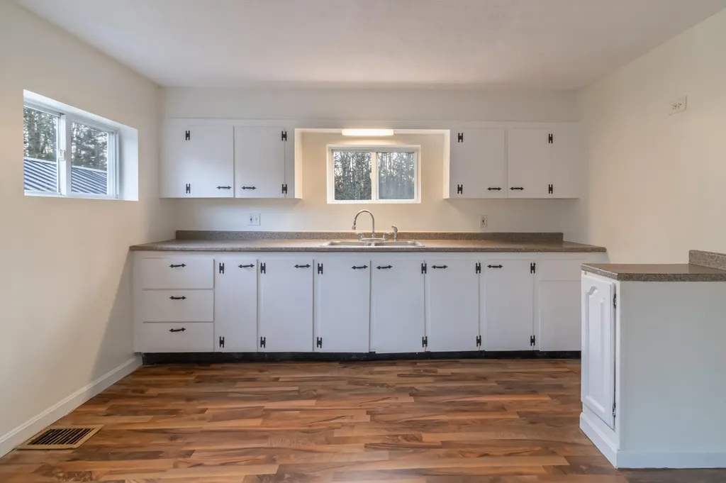 3108 Broadway Glenburn ME 04401