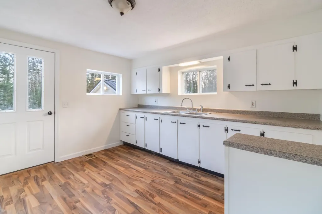 3108 Broadway Glenburn ME 04401