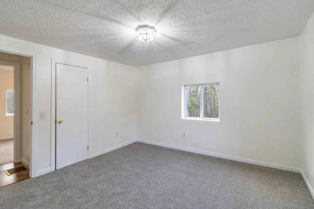 3108 Broadway Glenburn ME 04401