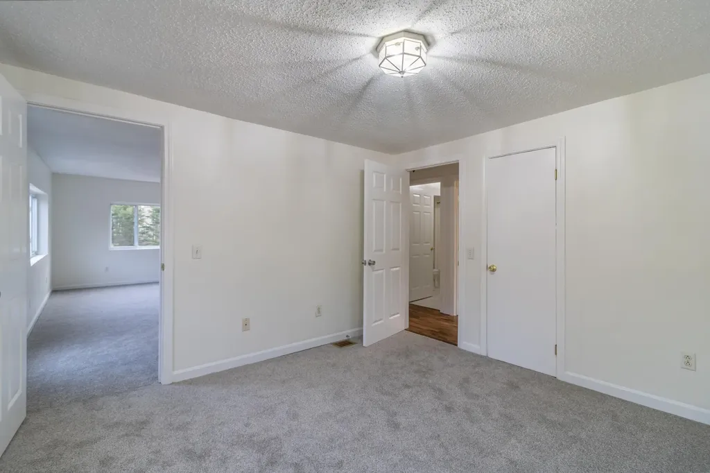 3108 Broadway Glenburn ME 04401