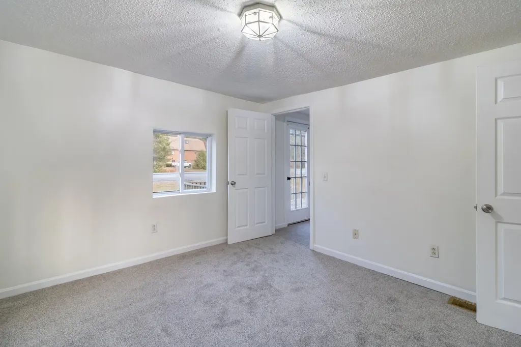 3108 Broadway Glenburn ME 04401