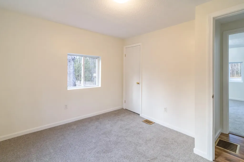 3108 Broadway Glenburn ME 04401