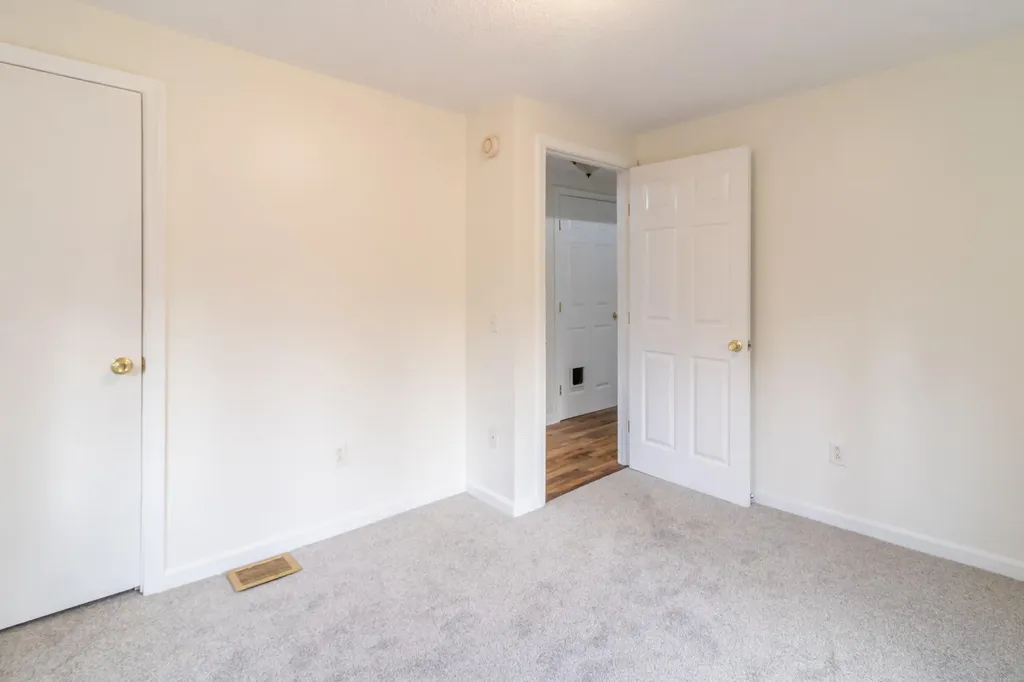 3108 Broadway Glenburn ME 04401