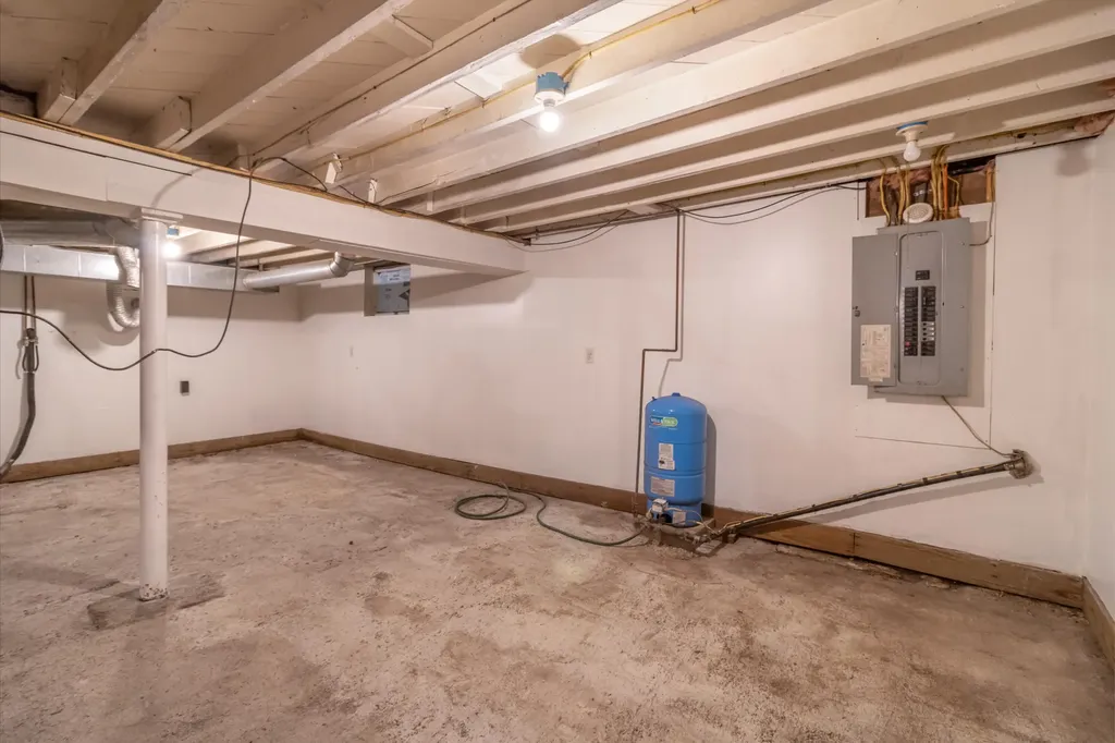 3108 Broadway Glenburn ME 04401