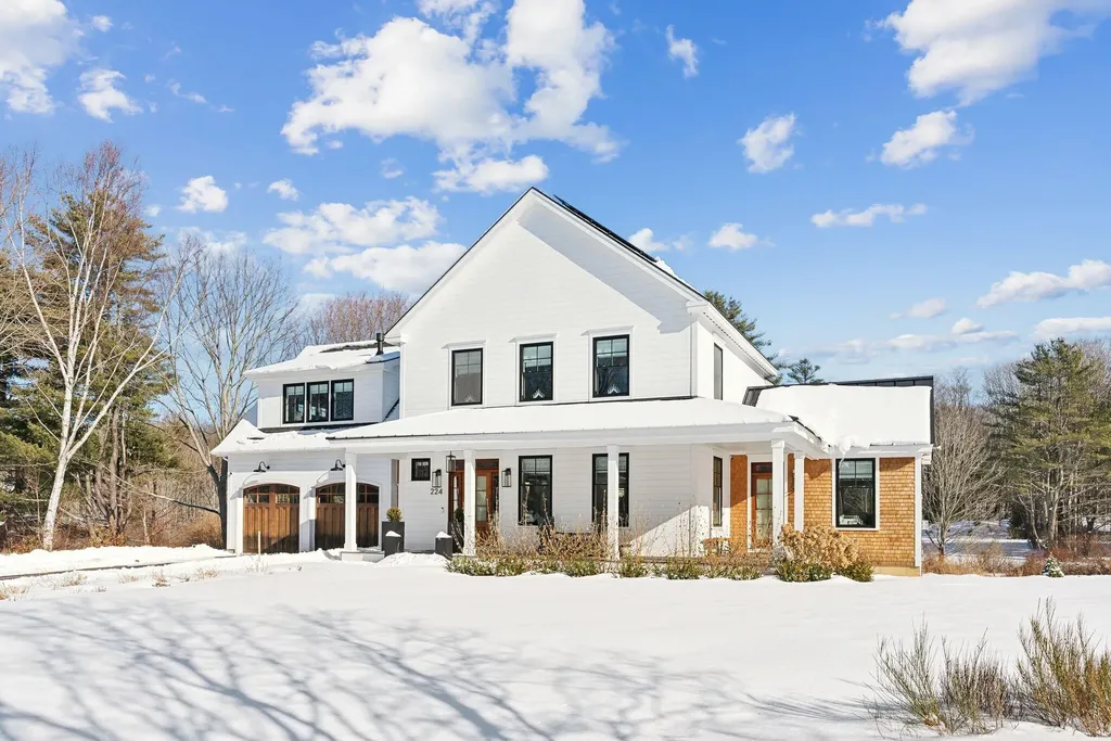224 Spurwink Avenue Cape Elizabeth ME 04107