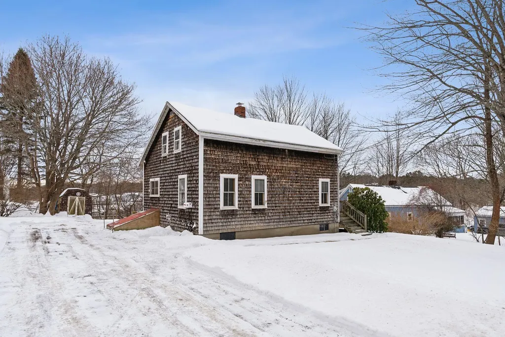 33 E Main Street Yarmouth ME 04096