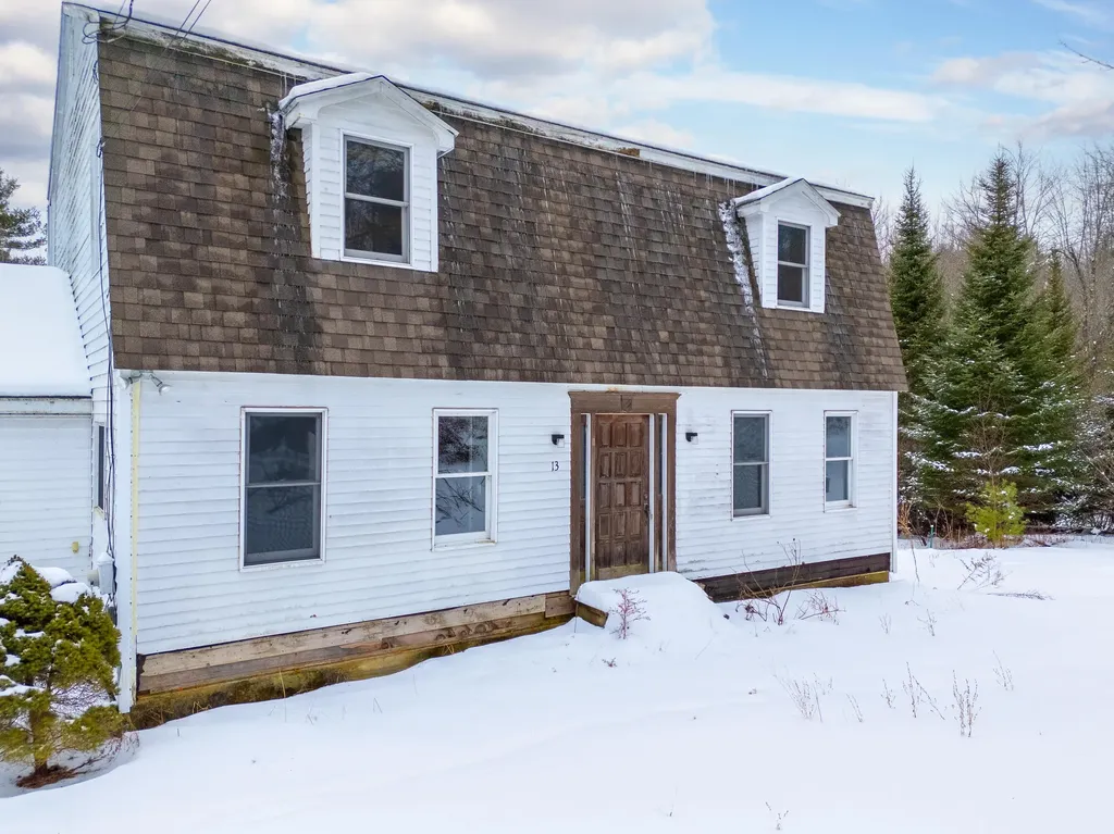 13 Maxwell Road Sabattus ME 04280