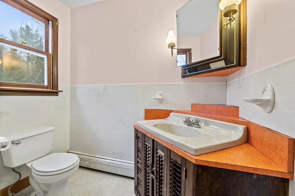 13 Maxwell Road Sabattus ME 04280