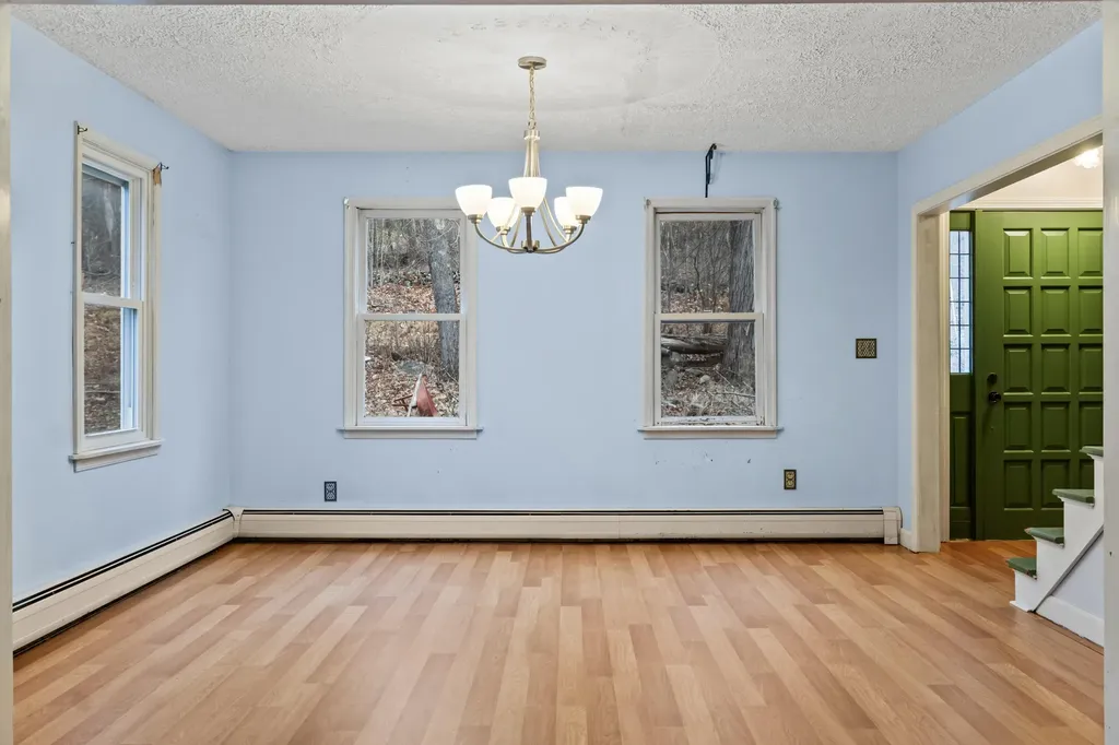13 Maxwell Road Sabattus ME 04280