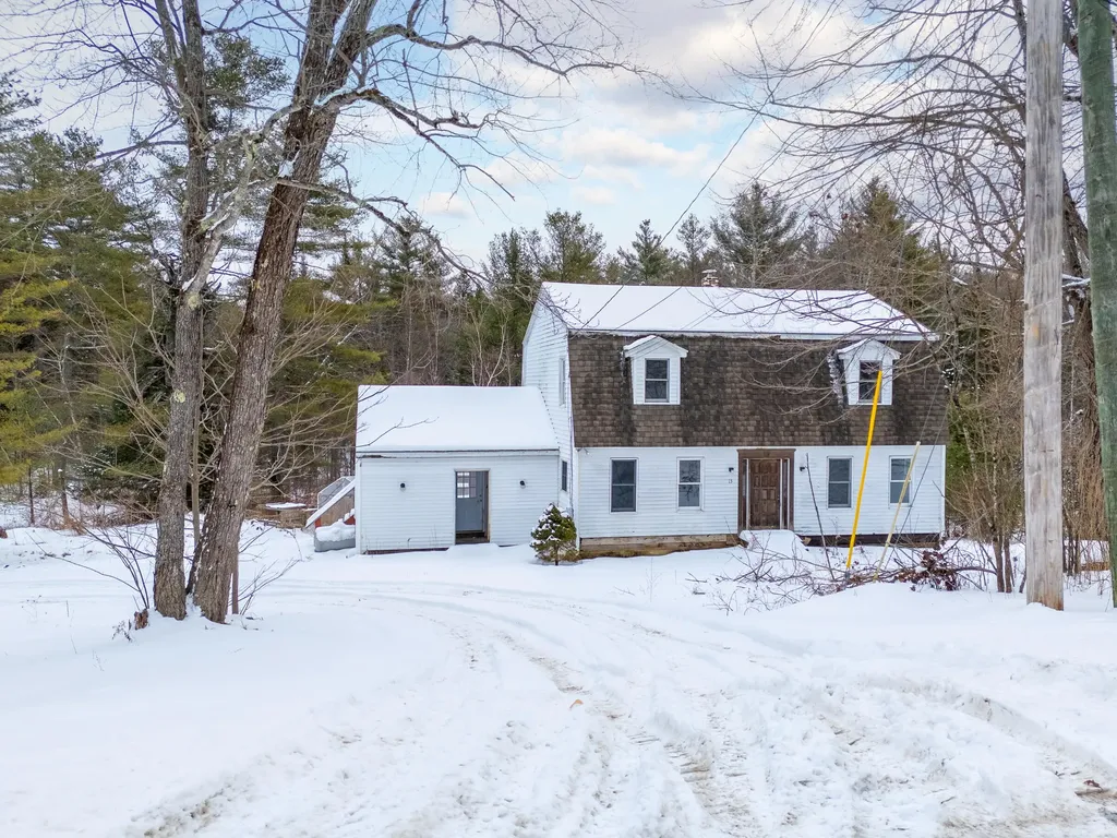 13 Maxwell Road Sabattus ME 04280