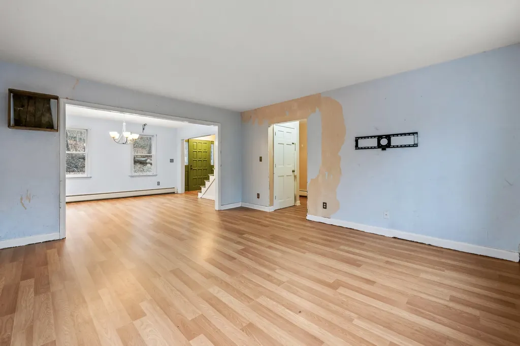 13 Maxwell Road Sabattus ME 04280
