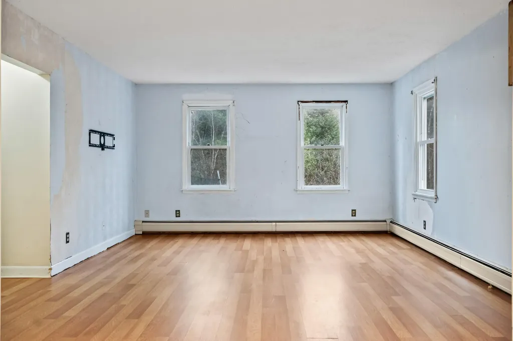 13 Maxwell Road Sabattus ME 04280