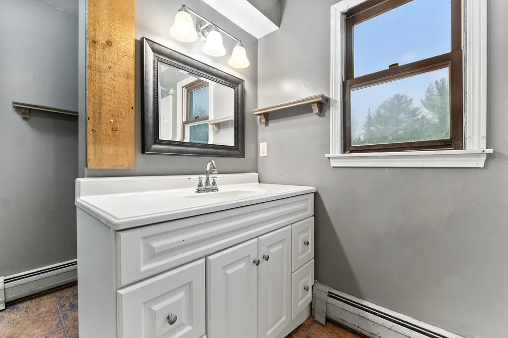 13 Maxwell Road Sabattus ME 04280