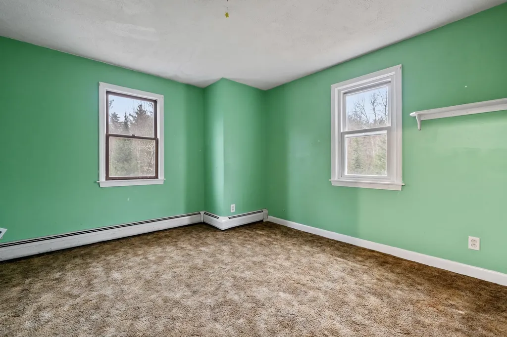 13 Maxwell Road Sabattus ME 04280