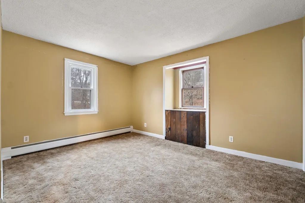 13 Maxwell Road Sabattus ME 04280
