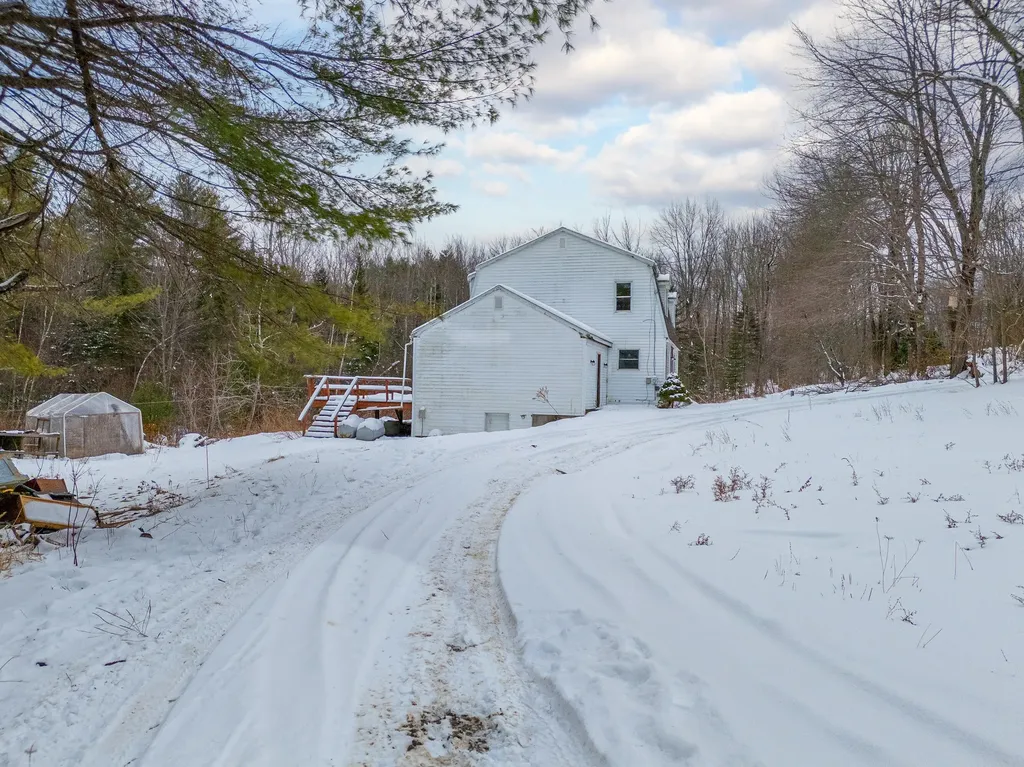 13 Maxwell Road Sabattus ME 04280