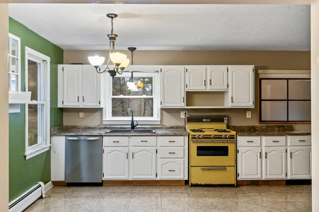 13 Maxwell Road Sabattus ME 04280