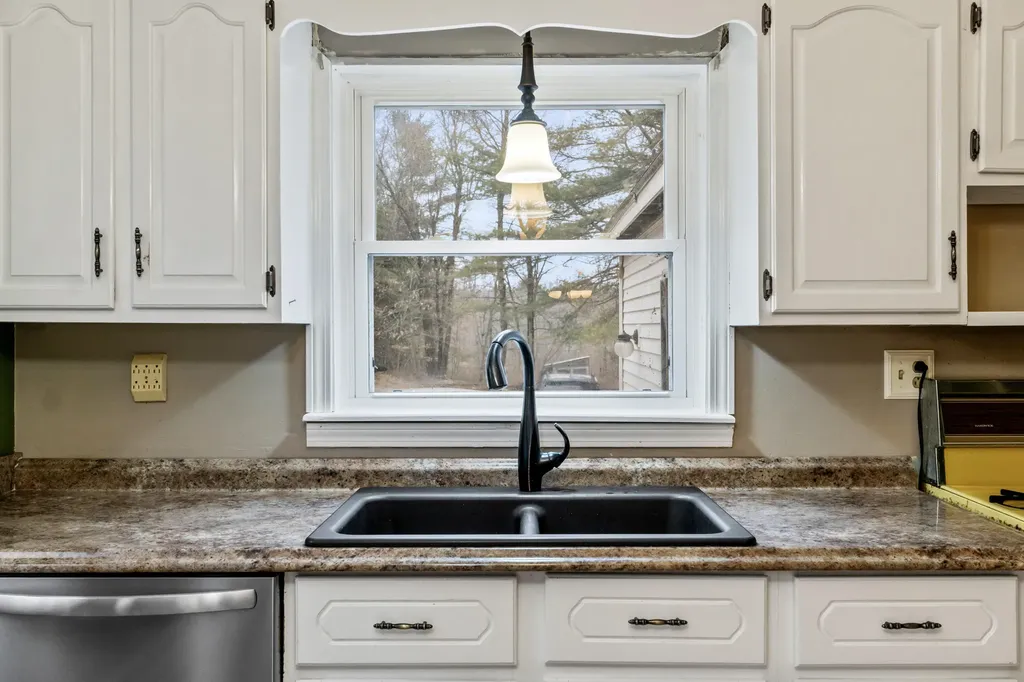 13 Maxwell Road Sabattus ME 04280