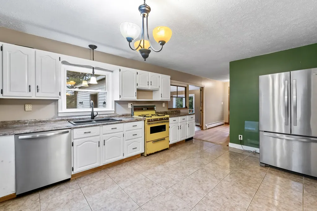 13 Maxwell Road Sabattus ME 04280