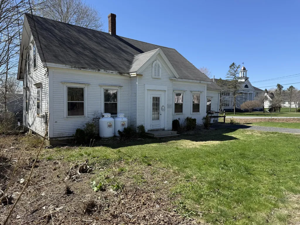 52 Main Street Thomaston ME 04861
