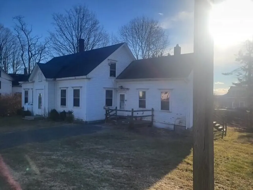 52 Main Street Thomaston ME 04861