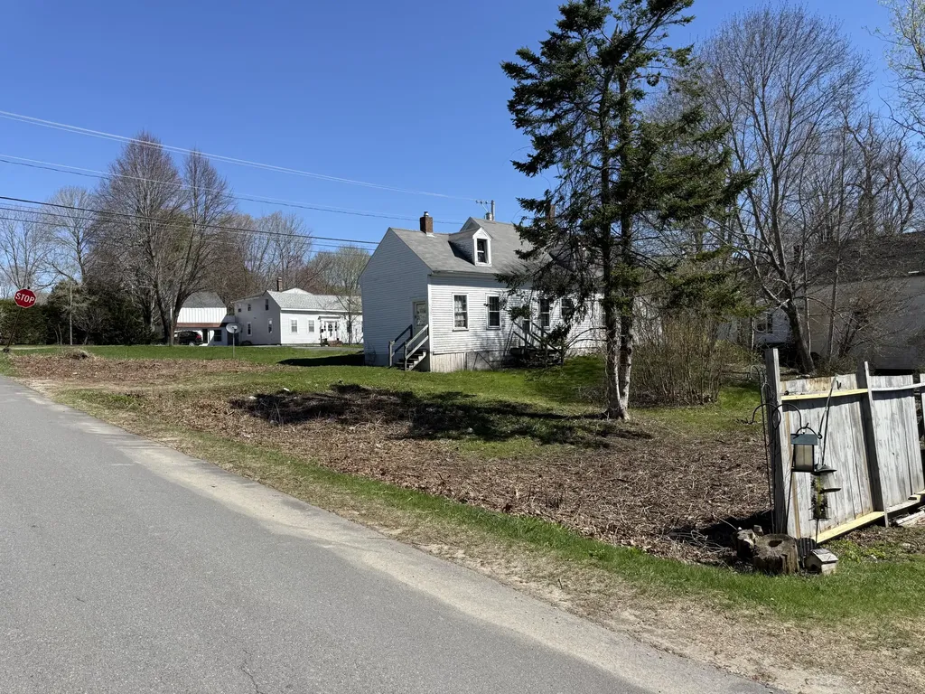 52 Main Street Thomaston ME 04861
