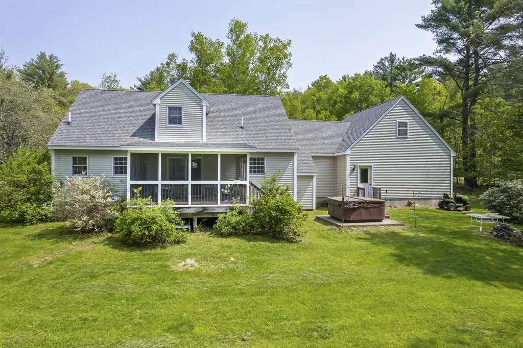 25 Sandy Cove Palermo ME 04354