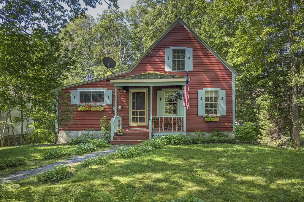 539 Bluff Road Northport ME 04849