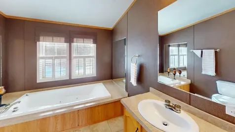 10 Twin Pond Lane China ME 04358