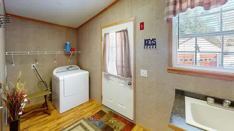 10 Twin Pond Lane China ME 04358