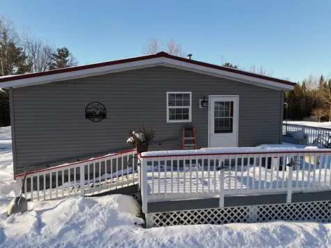 10 Twin Pond Lane China ME 04358