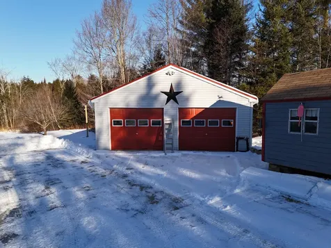 10 Twin Pond Lane China ME 04358
