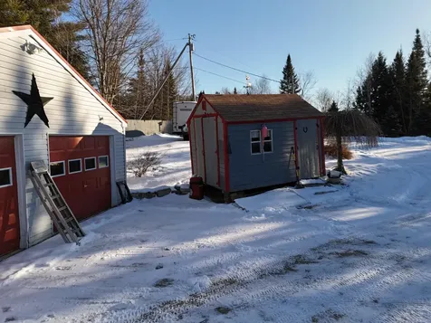 10 Twin Pond Lane China ME 04358
