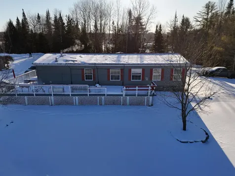 10 Twin Pond Lane China ME 04358