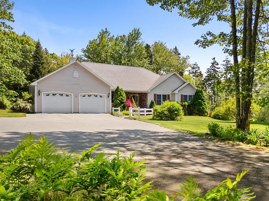 18 Patricia Lane Saint George ME 04859