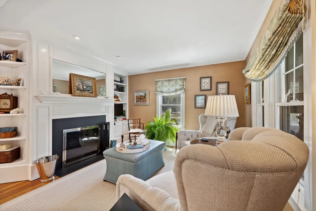 2 Wallace Street Kennebunk ME 04043