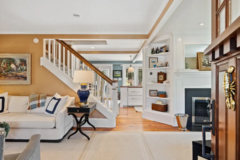 2 Wallace Street Kennebunk ME 04043