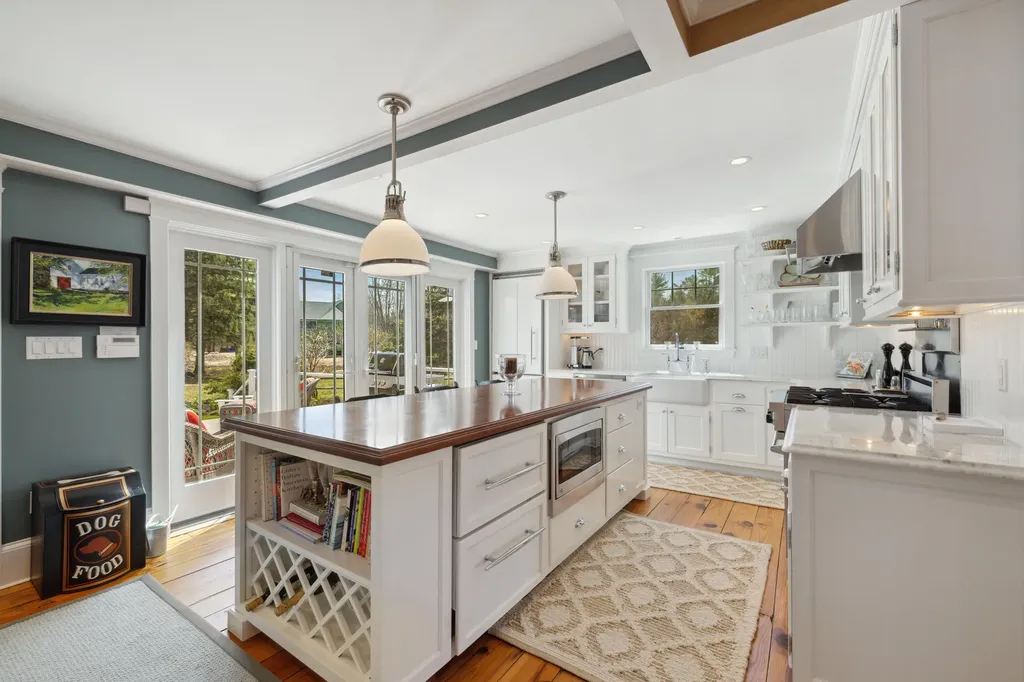 2 Wallace Street Kennebunk ME 04043