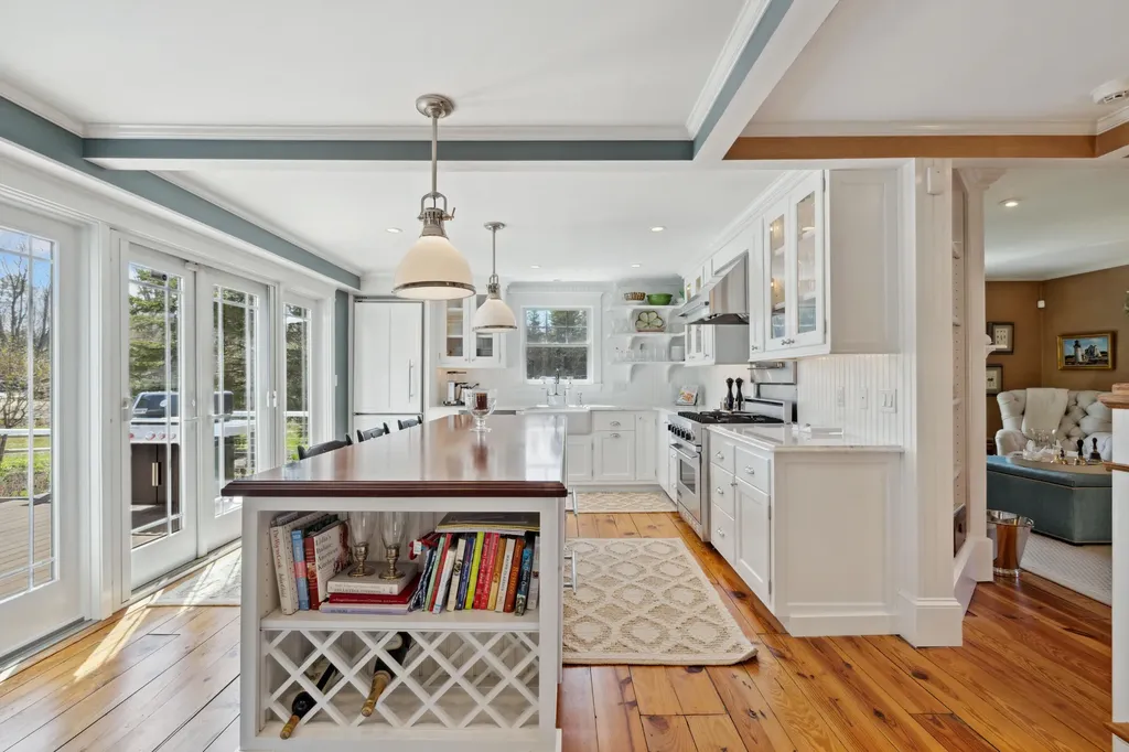 2 Wallace Street Kennebunk ME 04043