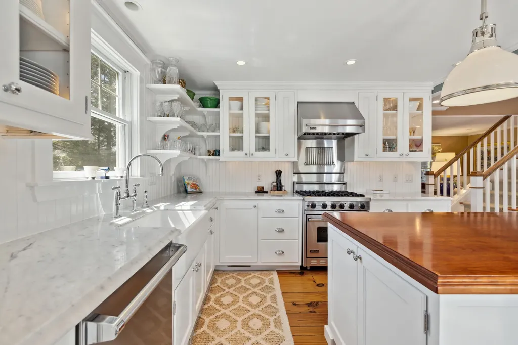 2 Wallace Street Kennebunk ME 04043