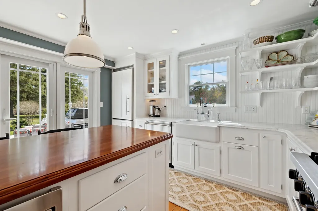 2 Wallace Street Kennebunk ME 04043