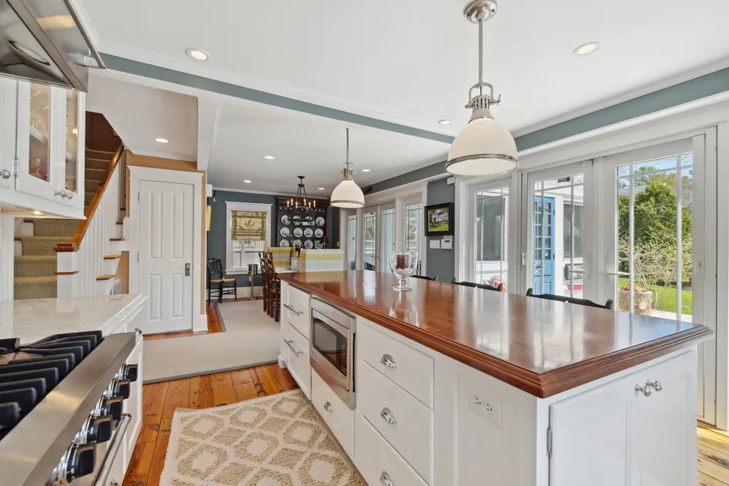 2 Wallace Street Kennebunk ME 04043