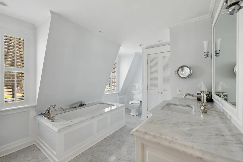 2 Wallace Street Kennebunk ME 04043