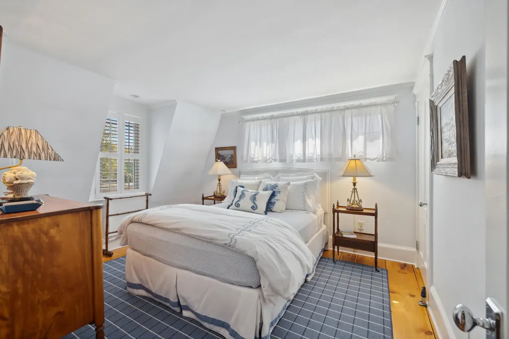 2 Wallace Street Kennebunk ME 04043