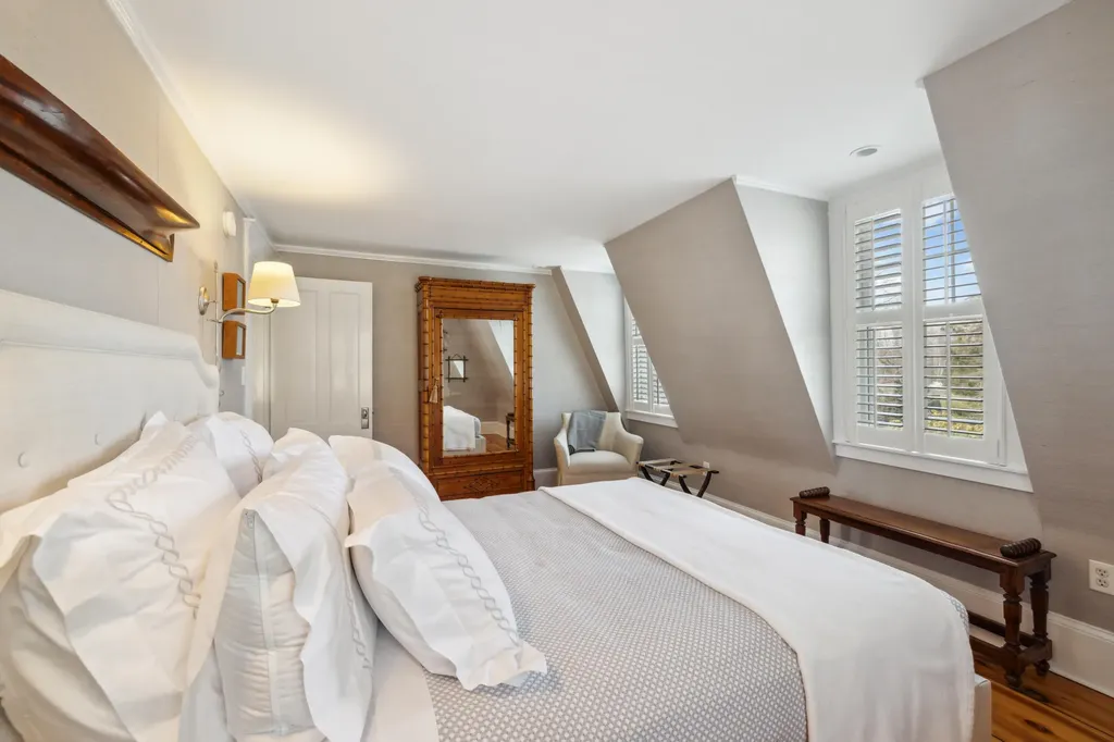 2 Wallace Street Kennebunk ME 04043