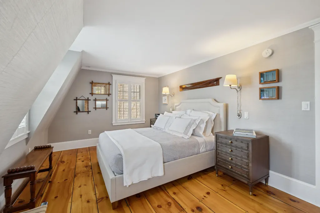 2 Wallace Street Kennebunk ME 04043